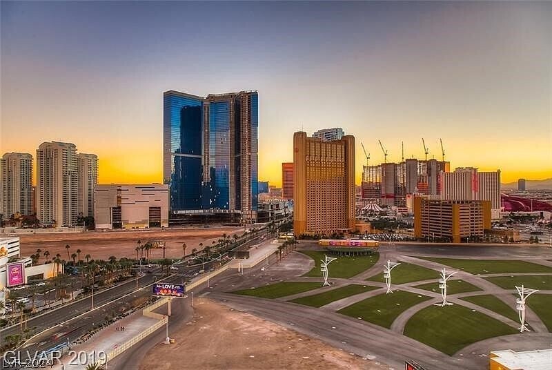 Building Photo - 200 W Sahara Ave
