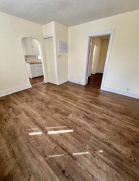 Building Photo - 1849 N Johnston Ave