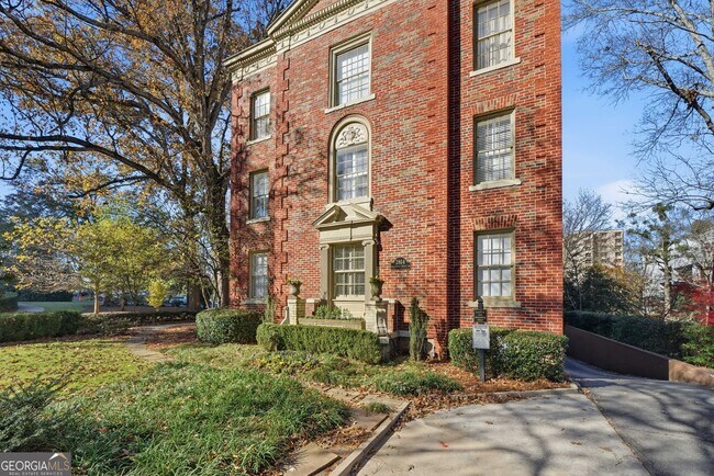 Building Photo - 2814 Peachtree Rd NW