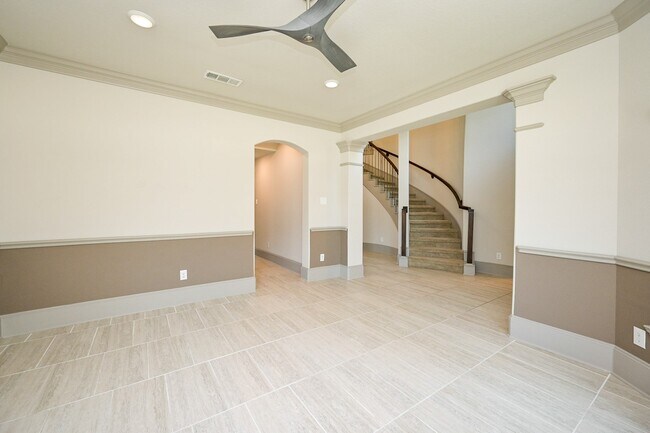 Building Photo - 25235 Birchwood Springs Ave