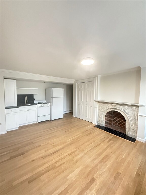 Building Photo - 313 Essex St