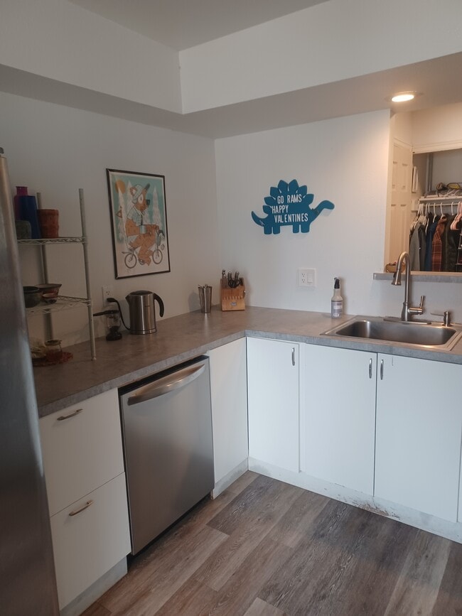 Building Photo - 3000 Regatta Ln