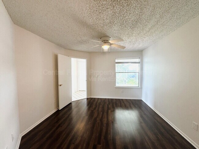 Building Photo - 2608 Grassy Point Dr
