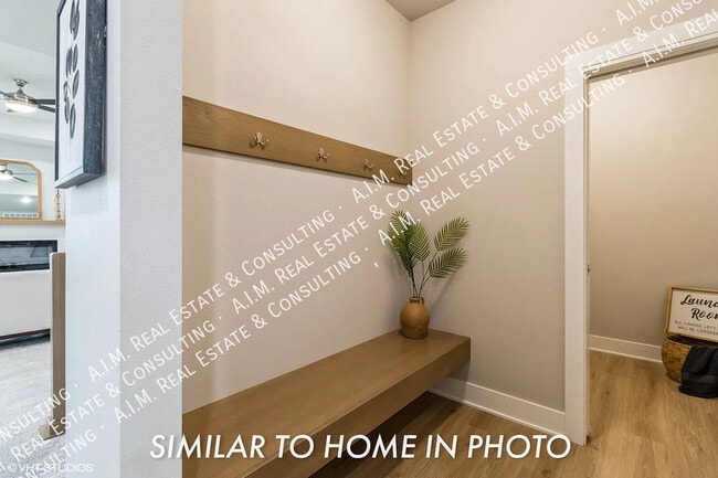 Building Photo - 3212 NE Fawn Ln