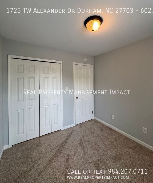 Building Photo - 1725 TW Alexander Dr