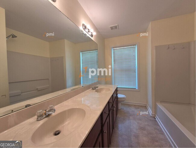 Building Photo - 1560 Bramlett Hill Ln SE