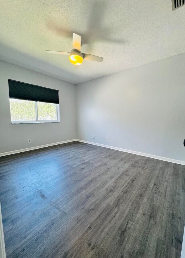 Building Photo - 77 Fairways Ln