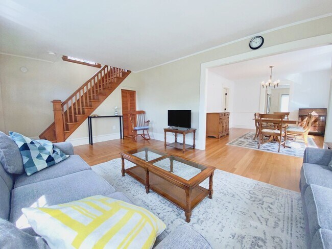 Building Photo - Winter Rental: Hodgkins Cottage