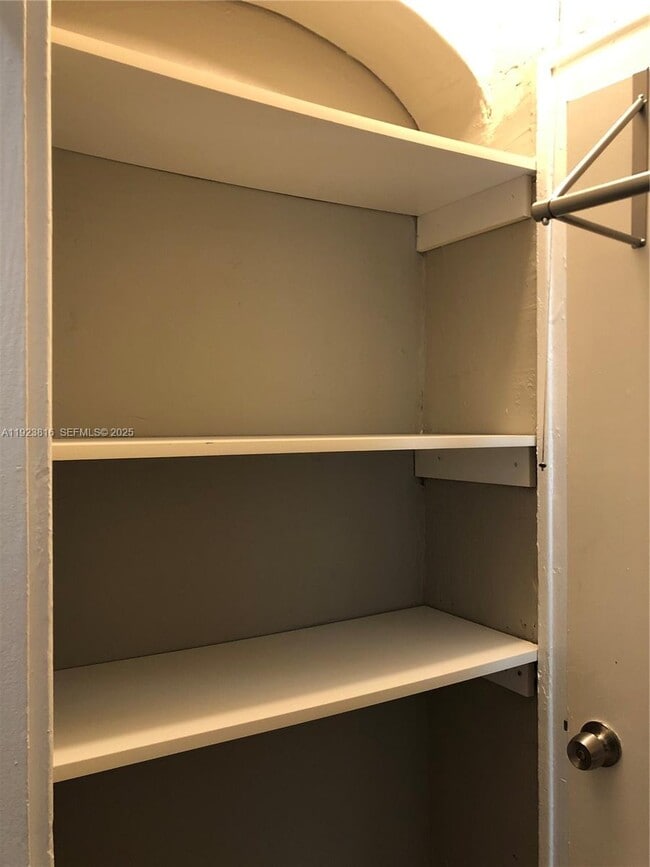 Building Photo - 119 Menores Ave