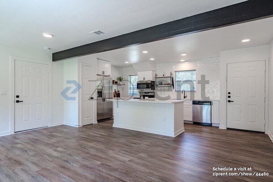 Building Photo - 4111 Beran Dr