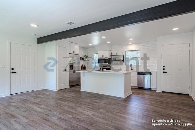 Building Photo - 4111 Beran Dr
