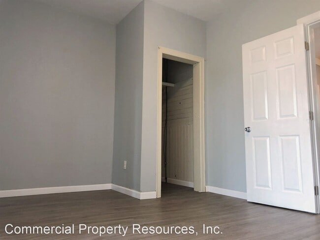 Building Photo - 400 Glen Creek Rd NW