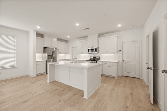 Building Photo - 8936 Magnet Dr