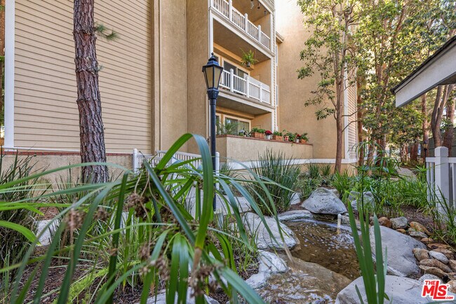 Building Photo - 8505 Gulana Ave