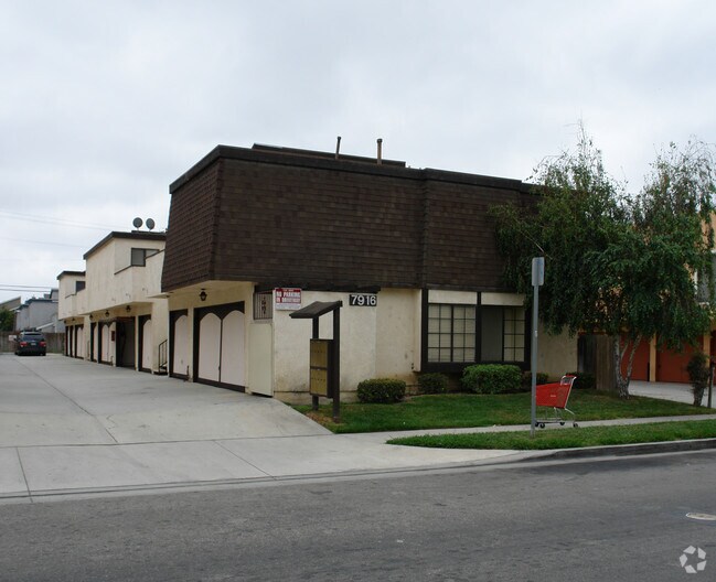 Primary Photo - 7916 Stark Dr