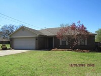 Building Photo - 2405 Sapphire Dr