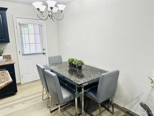 Building Photo - 21 49th St