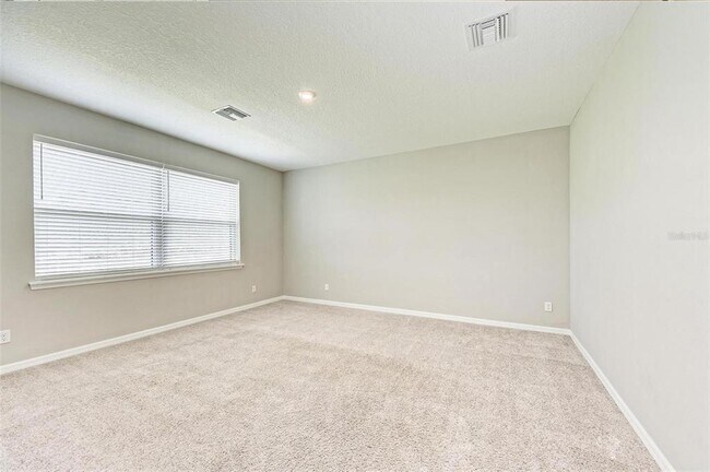 Building Photo - 5564 Summit Gln