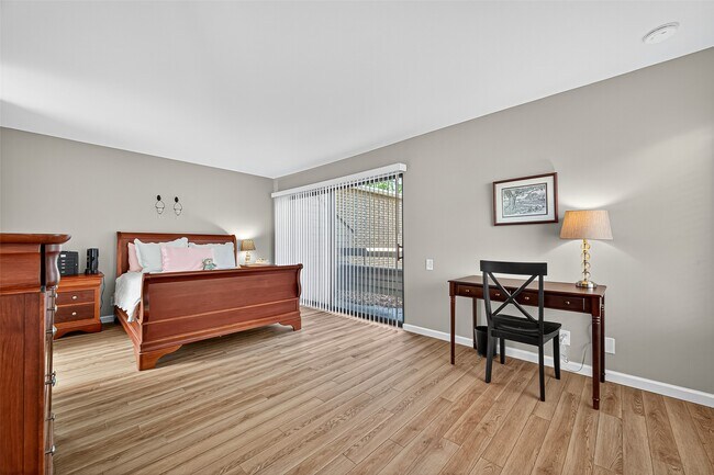 Building Photo - 1320 Chardonnay Dr