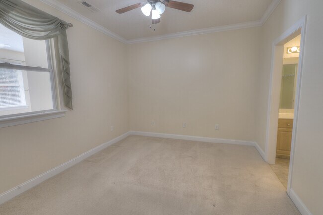 Building Photo - 6260 Alyssum Pl