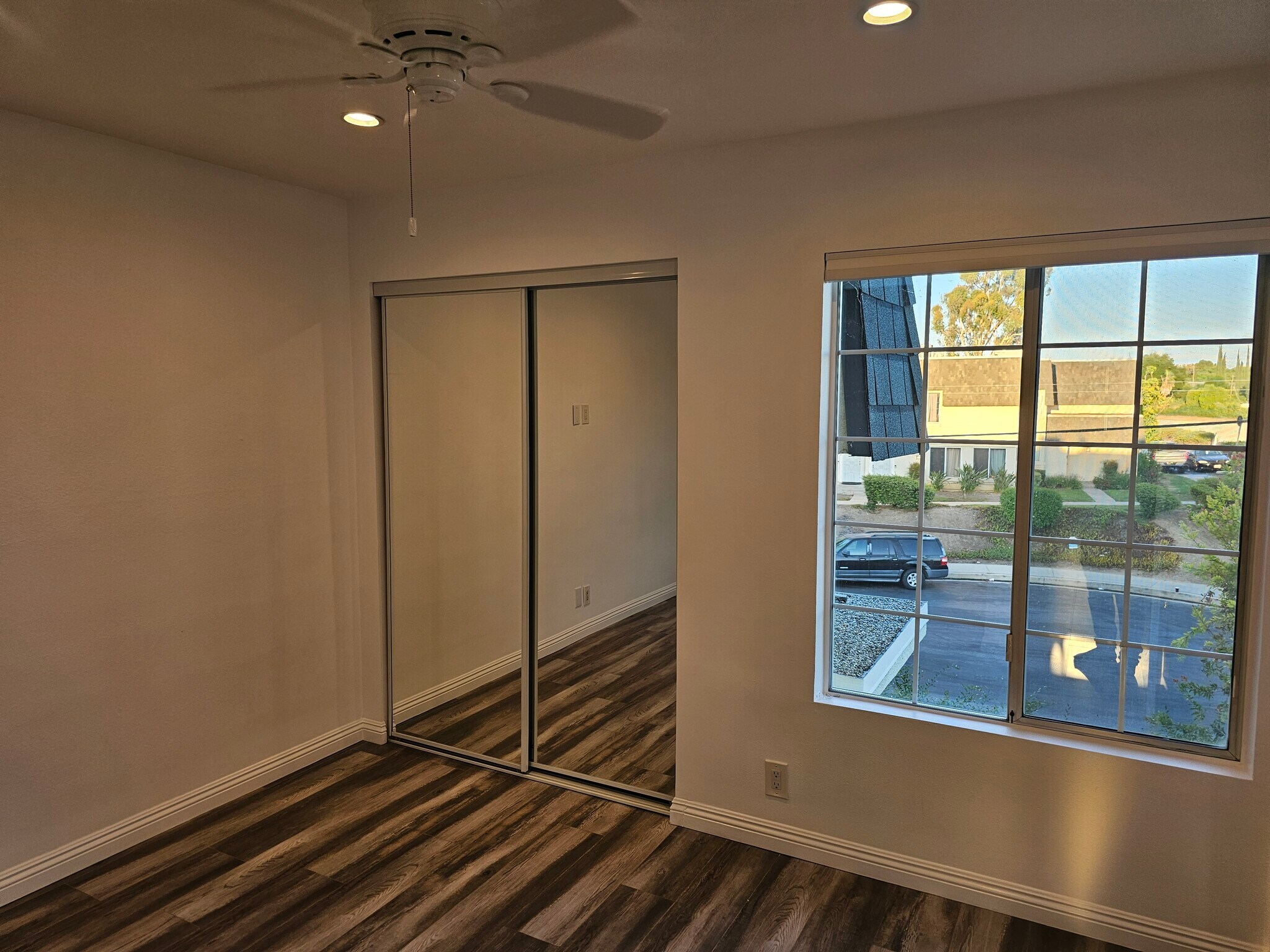 Building Photo - 6501 Vanalden Ave