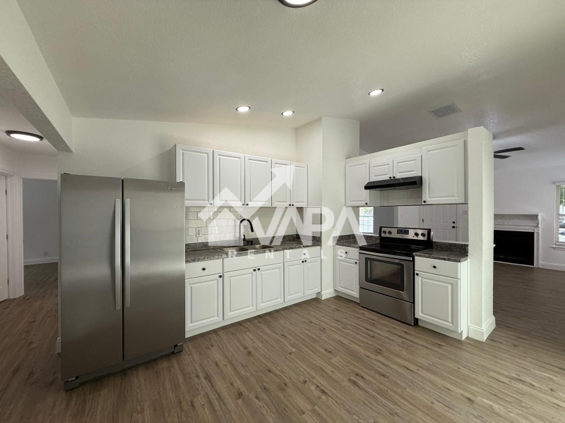 Building Photo - 4019 Sunrise Bluff Dr