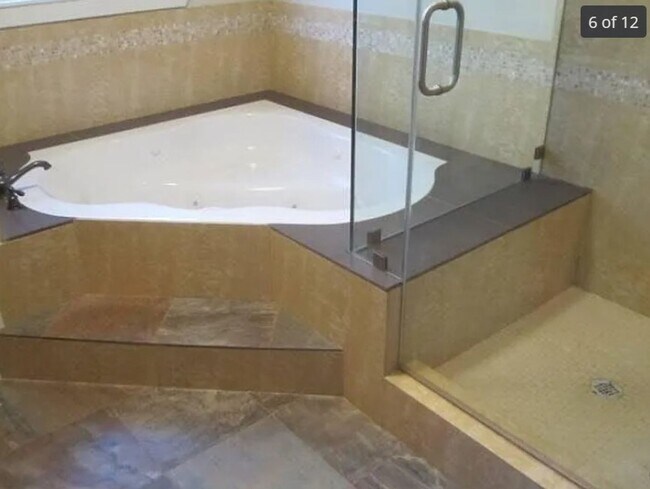 Building Photo - 4 Bed with Dual Master Bedrooms