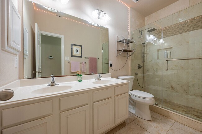 Building Photo - 13815 Normandy Ct