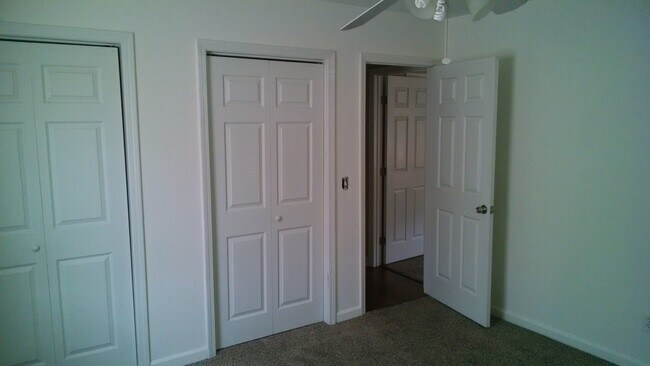 Building Photo - 705 Garland Dr