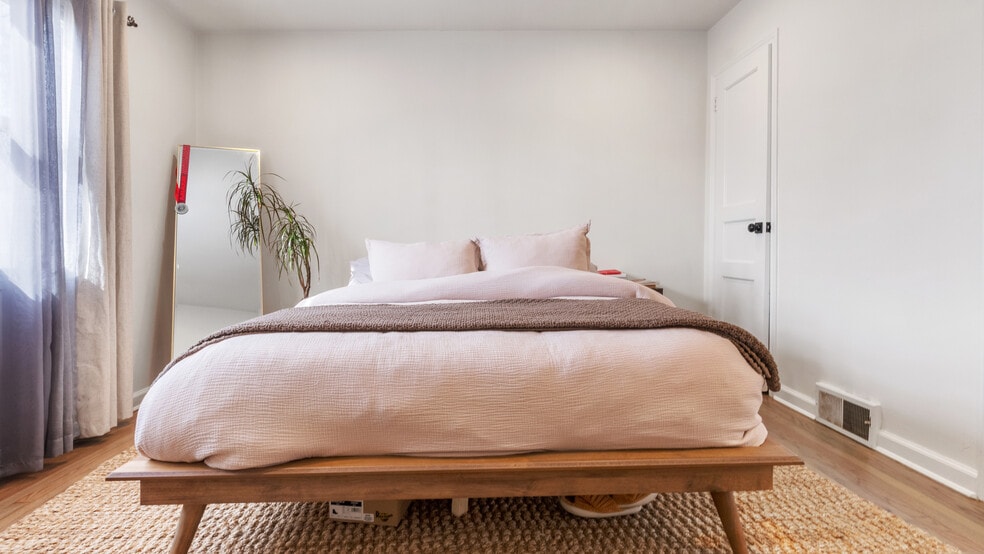 Building Photo - 44 Schlosser Dr