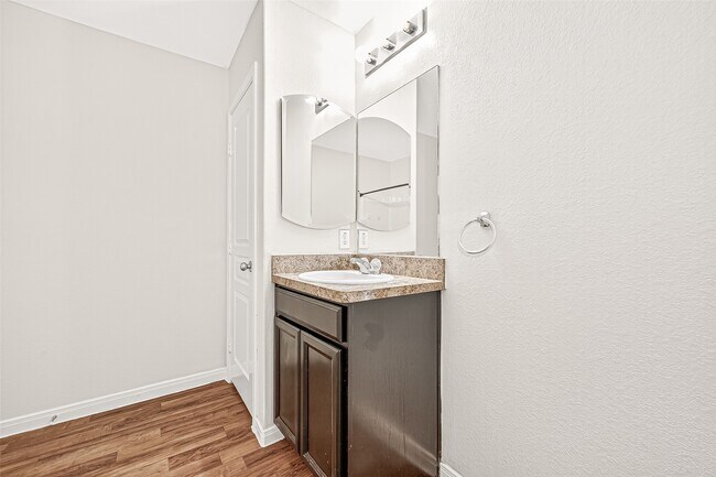 Building Photo - 2030 Stonework Ln