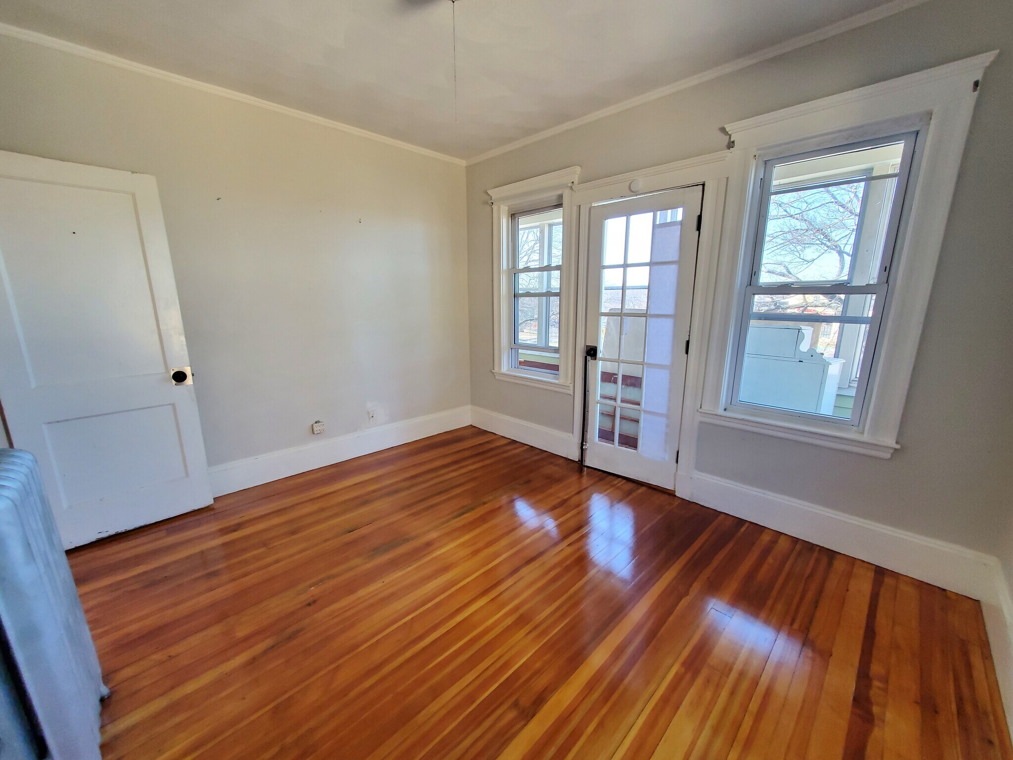 Building Photo - 623 Fellsway