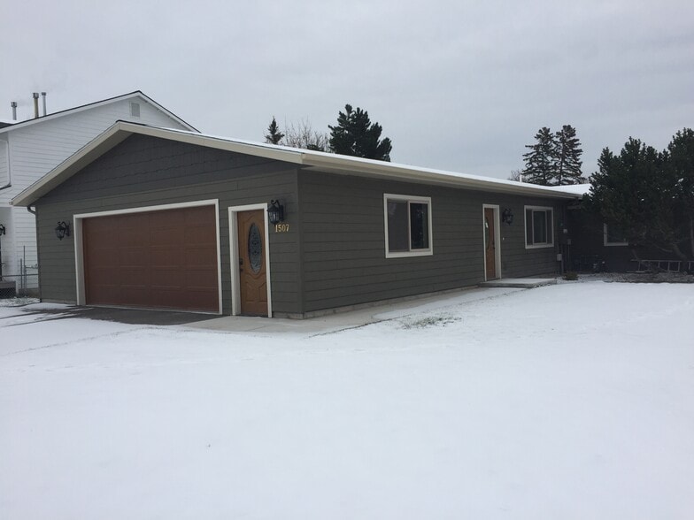 Primary Photo - 1507 Western Dr