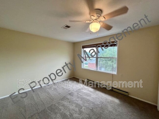 Building Photo - 718 Southfield Ct
