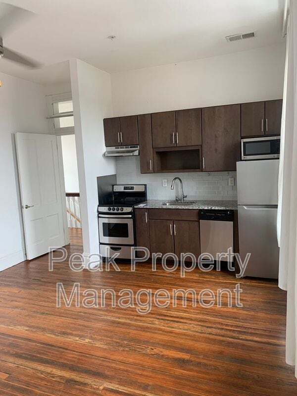 Primary Photo - 1315 Hull St