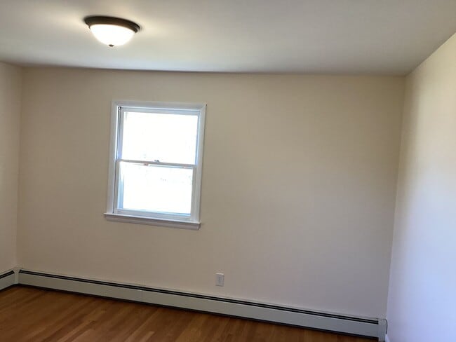 Building Photo - Roomy Rancher in Blue Ridge Summit