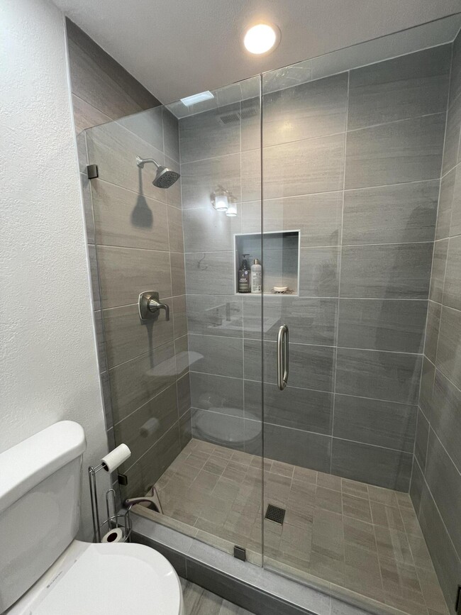 Building Photo - 510 N Villa Ct