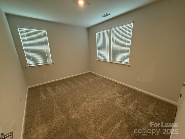 Building Photo - 4455 Reed Crk Dr