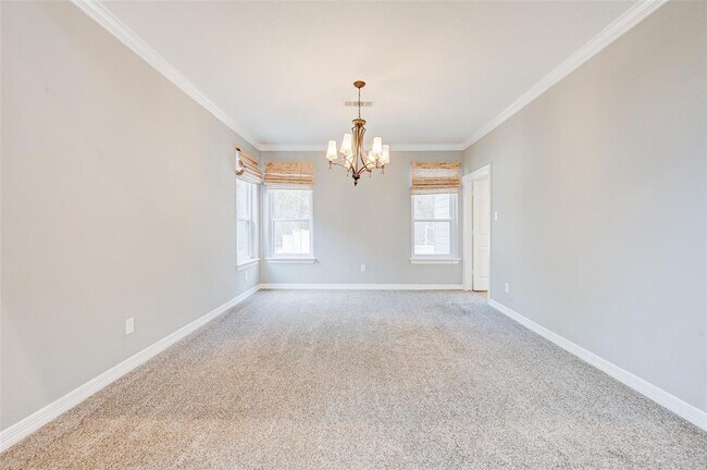 Building Photo - 18 Candle Pine Pl