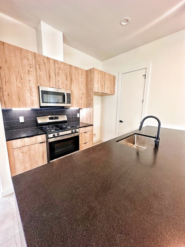 Building Photo - 1016 Patton St