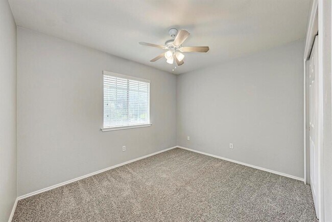 Building Photo - 10301 Beard Ave