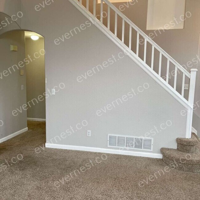 Building Photo - 8956 Goosander Way