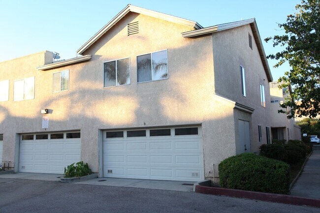 Building Photo - 11068 Sharp Ave