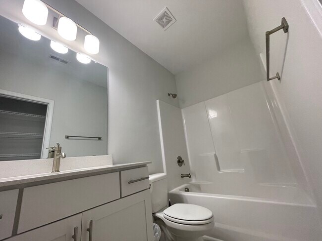Building Photo - 840 Orchard Valley Ln