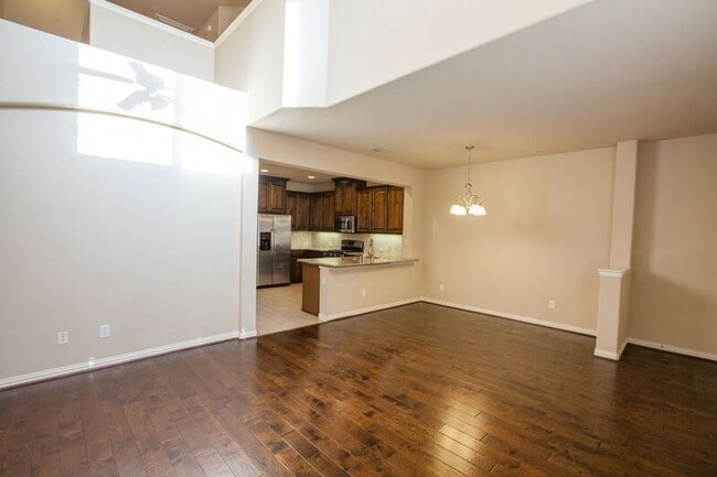 Building Photo - 528 S Greenville Ave