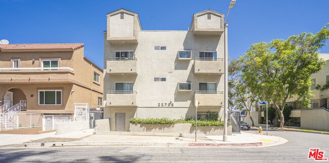 Building Photo - 22705 Del Valle St