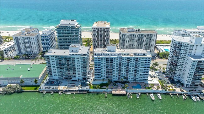 Building Photo - 5700 Collins Ave