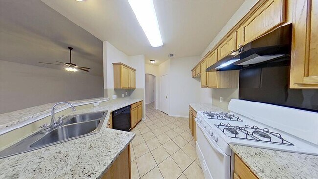 Building Photo - 903 Lantana Dr