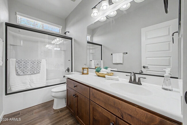 Building Photo - 3413 N Loma Vista
