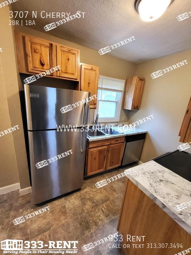 Building Photo - 3707 N Cherry St